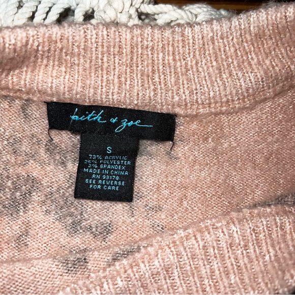 Faith & Zoe | Floral Sweater - Picture 3 of 5